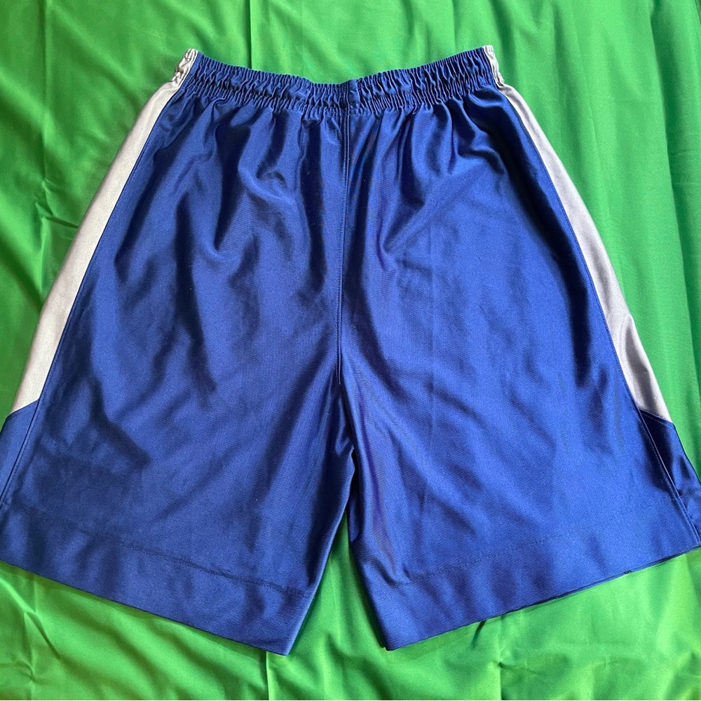 NIKE UNIVERSITY OF KENTUCKY BASKETBALL SHORTS. Old school - Picture 2 of 4